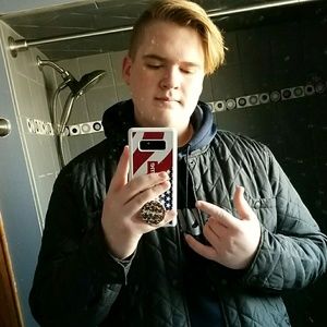 Meet your Posher, Devin